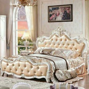 Victorian Elegance Teak Bed (Ivory & Beige)